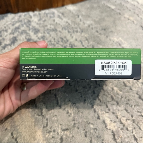 NEW Kate Spade New York Apple AirPods Pro 1st & 2nd Generation Case City Leopard - Picture 2 of 3